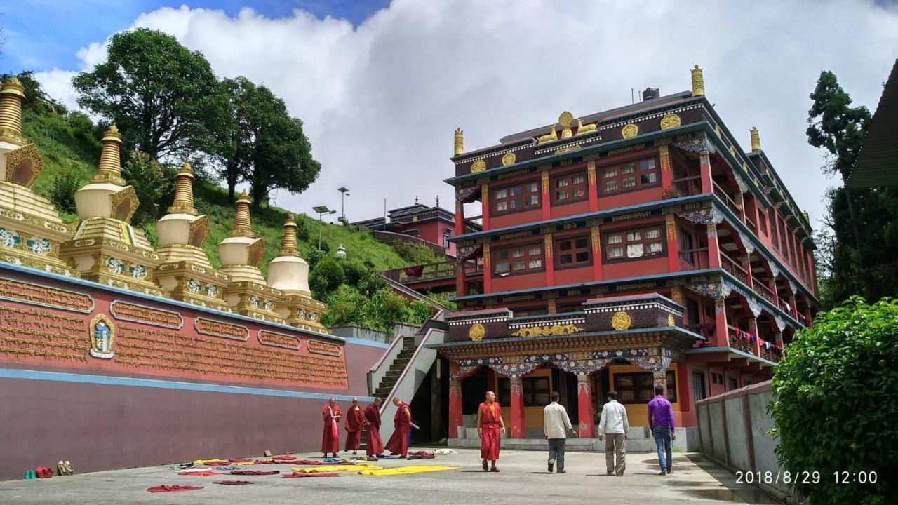 Tibet Homestay Rishop Exterior photo