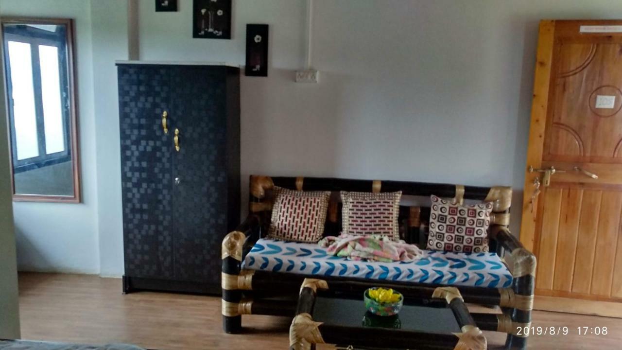 Tibet Homestay Rishop Exterior photo